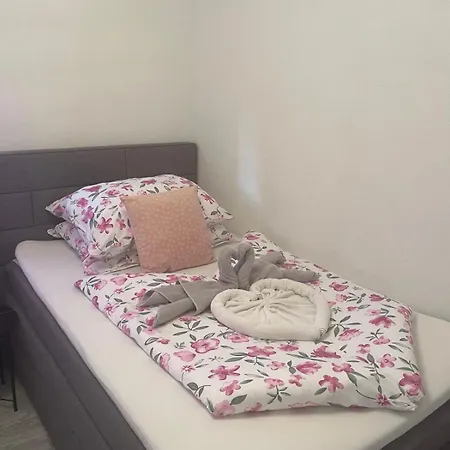 Charmantes - Velden 沃尔特湖畔韦尔登