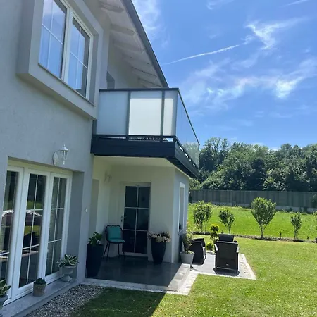 Feriehus Charmantes - Velden